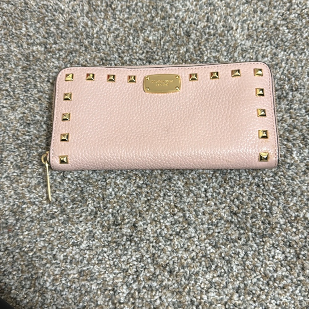 Michael Kors’s wallet